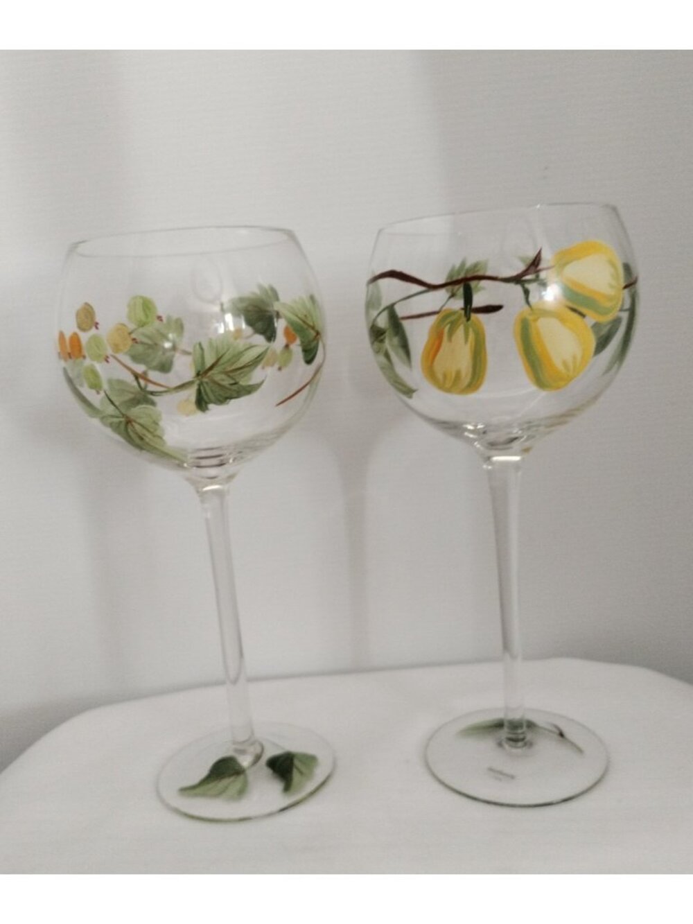 Italian Long Stem Balloon Wine Glass Hand Painted Grape Vine, Fruit Designs New